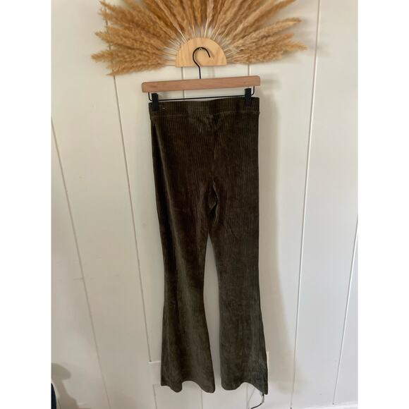 Aerie Groove On Velvet High Rise Flare Leg Pants Medium Olive Green Velour - Picture 7 of 7